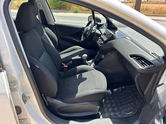 PEUGEOT 208 ACTIVE 1.4 HDI MANUAL SPANISH LHD IN SPAIN 142000 MILES SUPERB 2013